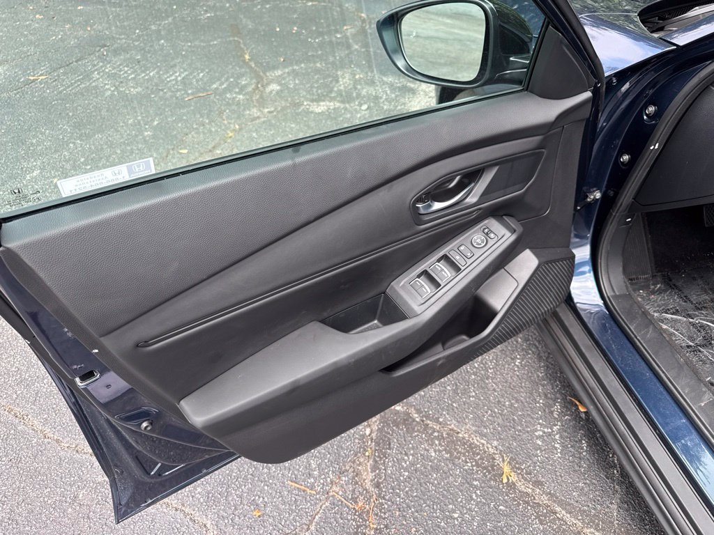 Used 2025 Honda Accord SE image 14