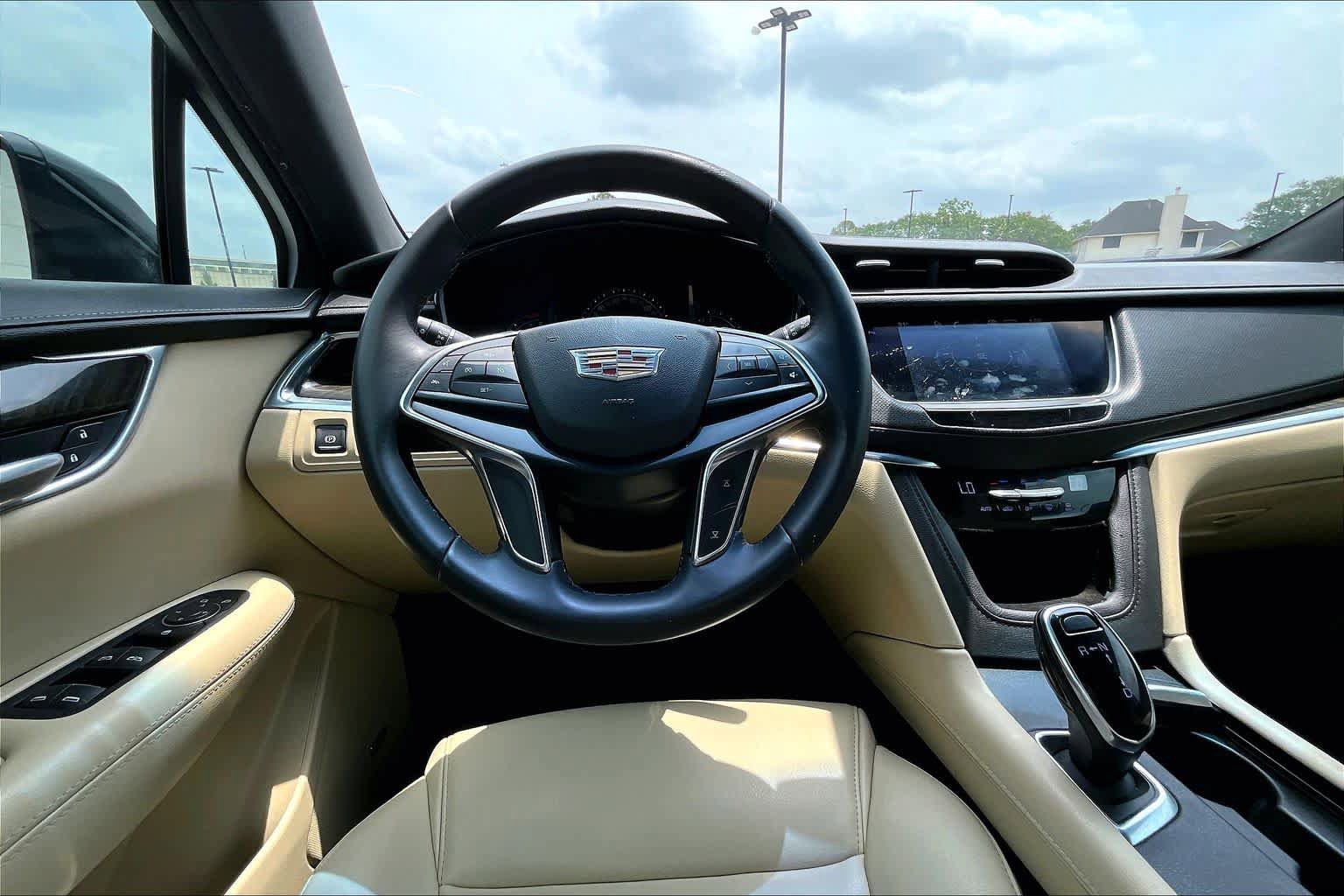 Used 2018 Cadillac XT5 FWD image 6