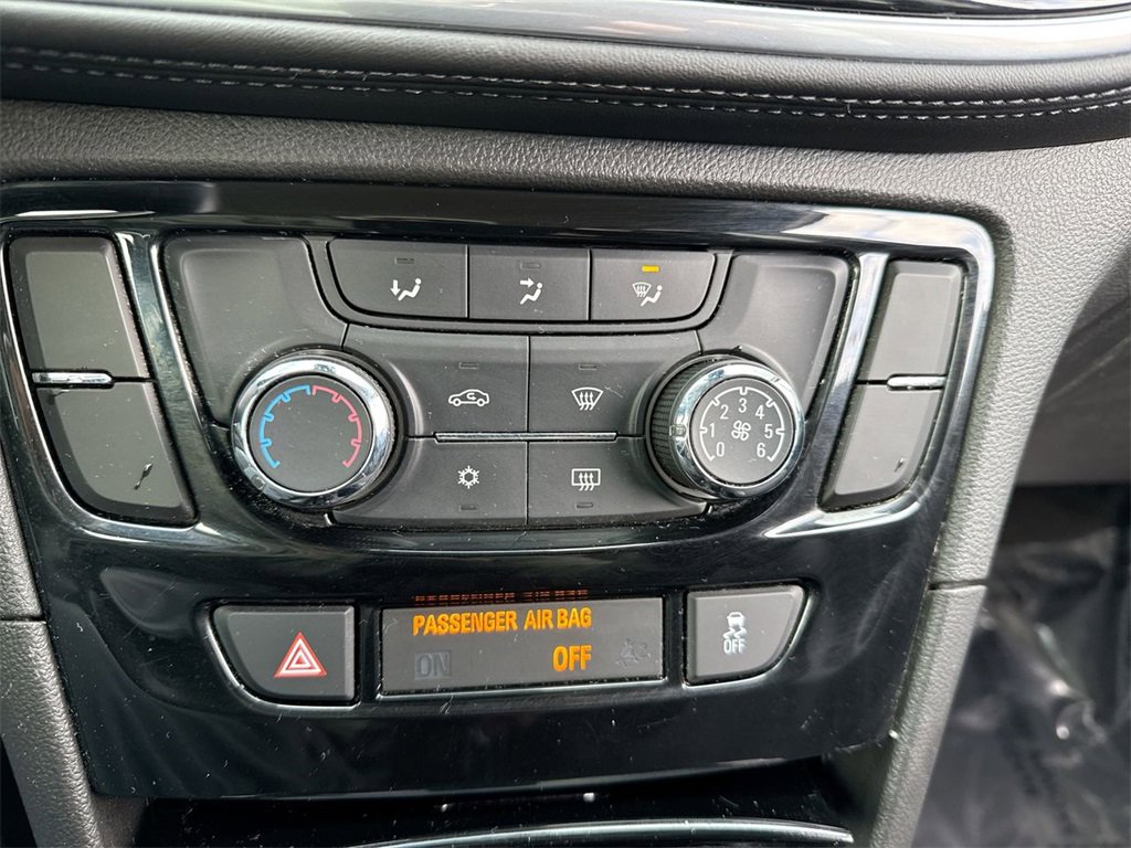 Used 2022 Buick Encore Preferred w/ Safety Package image 19