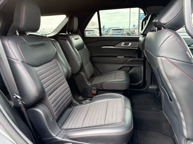 Used 2025 Ford Explorer ST-Line image 11