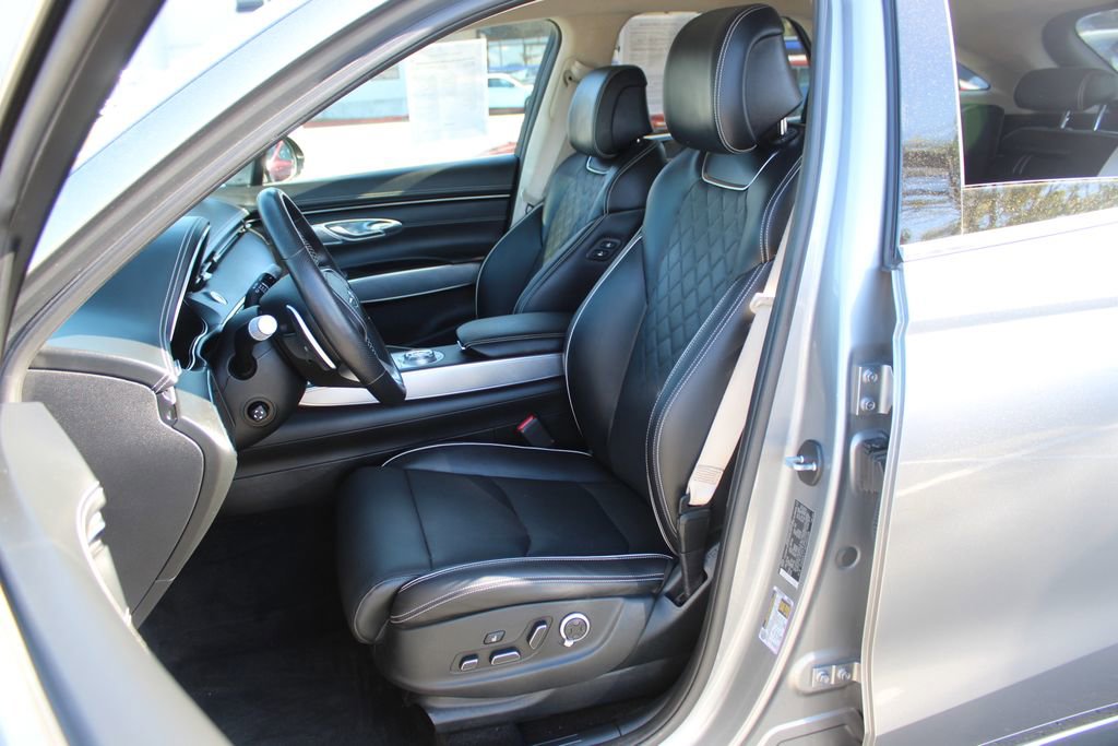 Used 2023 Genesis Electrified GV70 Advanced w/ Prestige Package image 13