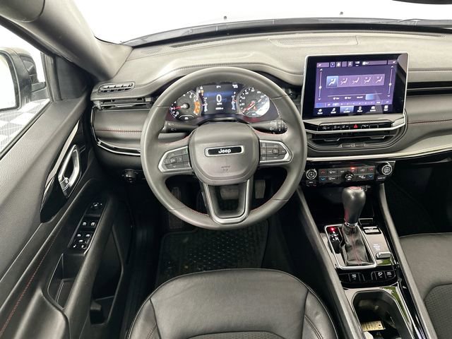 Used 2024 Jeep Compass Trailhawk image 10