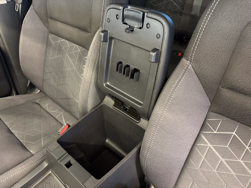 New 2026 Nissan Frontier SV w/ All-Weather Content Package AWD/4WD image 19