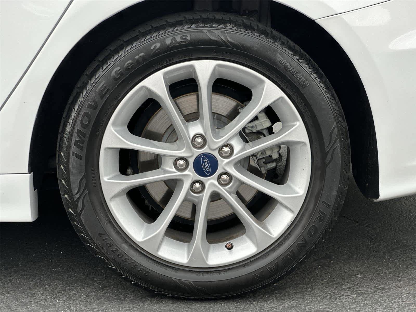Used 2020 Ford Fusion SE FWD image 9