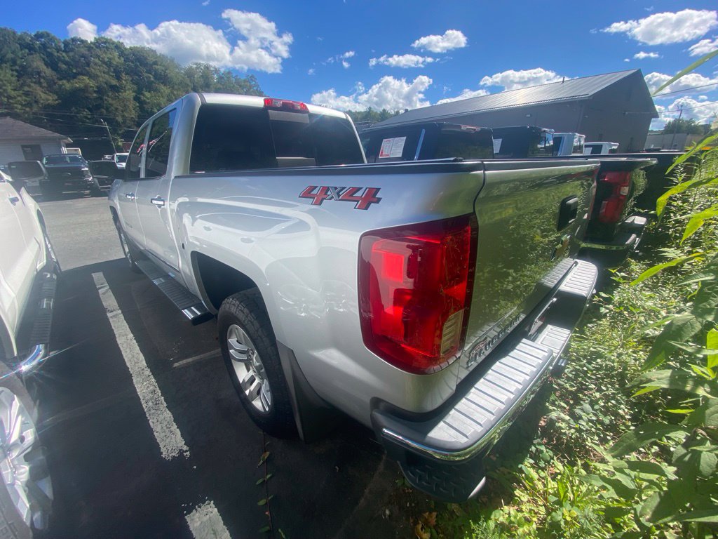 Used 2018 Chevrolet Silverado 1500 LTZ w/ LTZ Plus Package AWD/4WD image 7