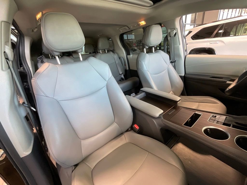 Used 2021 Toyota Sienna XLE w/ XLE Plus Package image 20