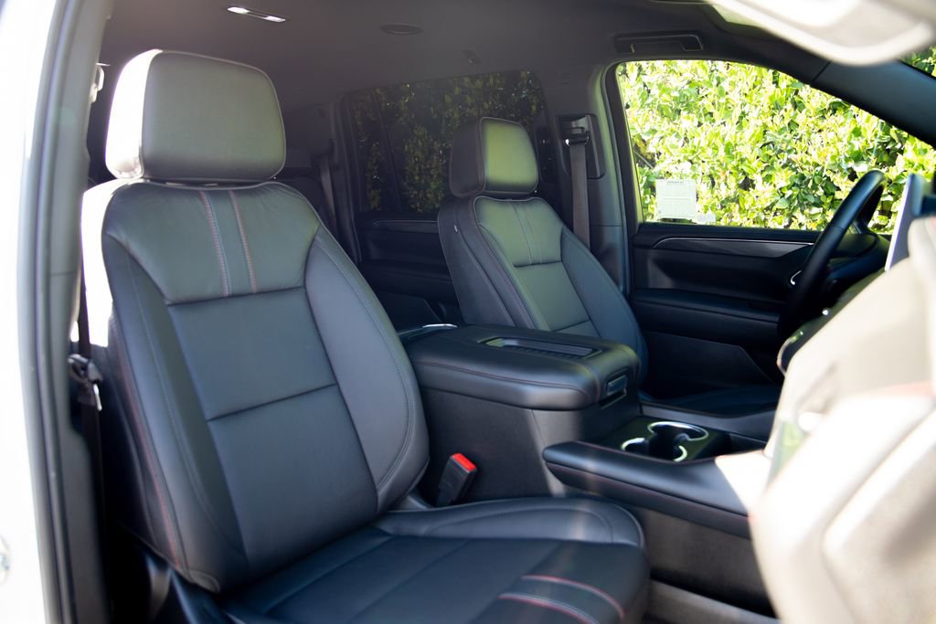 Used 2023 Chevrolet Suburban RST w/ Luxury Package image 12