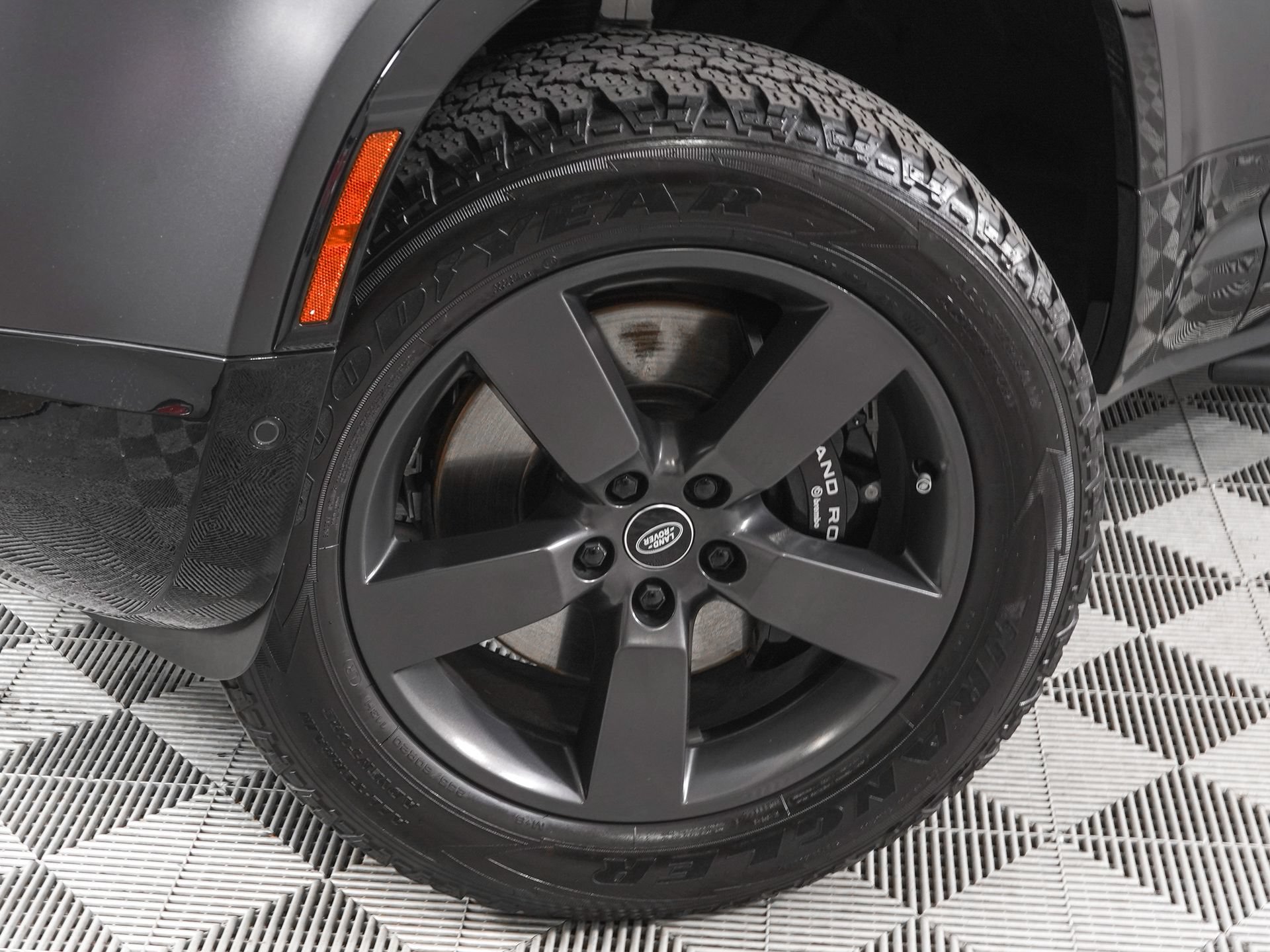 Used 2024 Land Rover Defender 90 Carpathian Edition AWD/4WD image 30