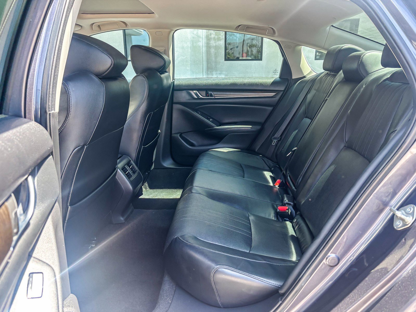 Used 2018 Honda Accord Touring image 21