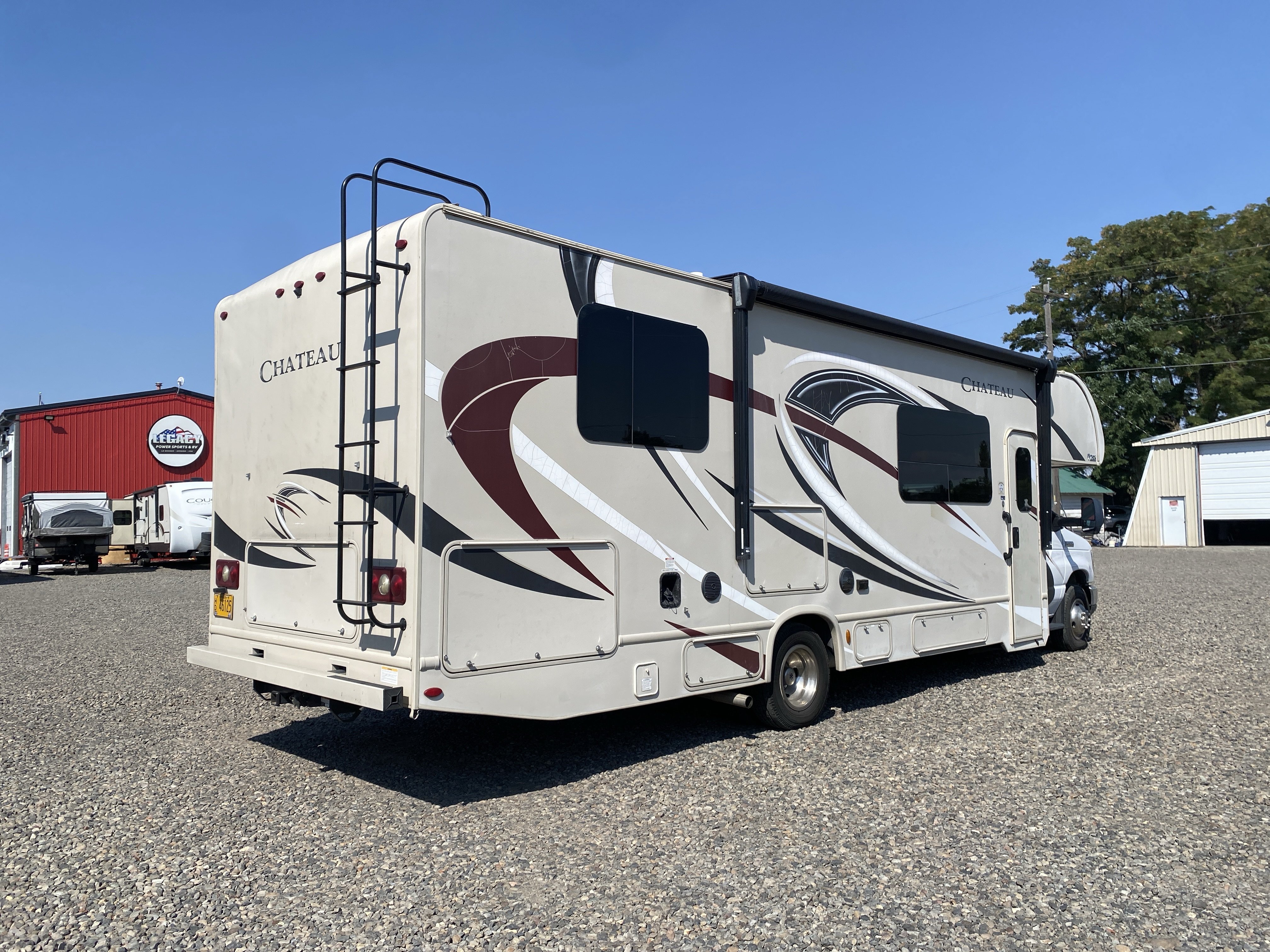 Used 2017 Ford E-450 and Econoline 450 Super Duty w/ Motorhome Prep Package RWD image 3