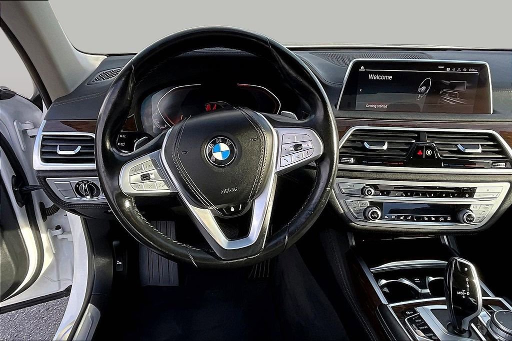 Used 2020 BMW 750i xDrive w/ Cold Weather Package AWD/4WD image 8
