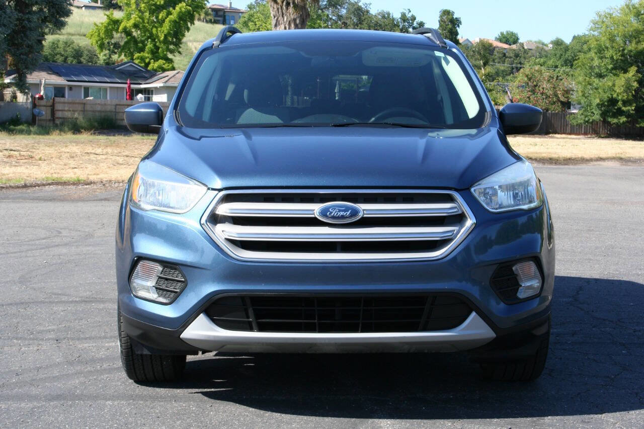 Used 2018 Ford Escape SE FWD image 3