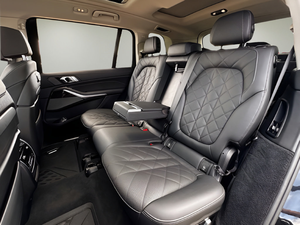 Used 2023 BMW X7 xDrive40i w/ Premium Package AWD/4WD image 18