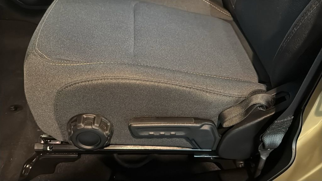 Used 2025 Jeep Wrangler Sport image 21