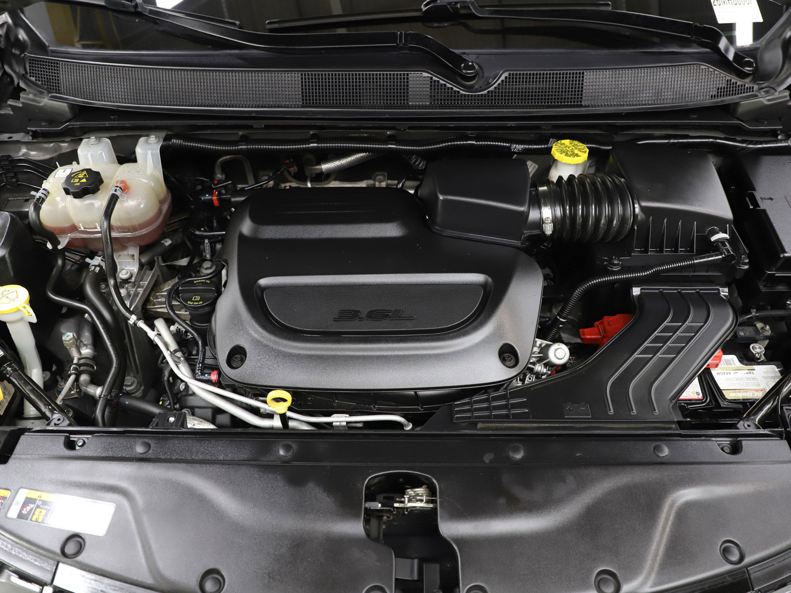 Used 2023 Chrysler Pacifica Limited image 33