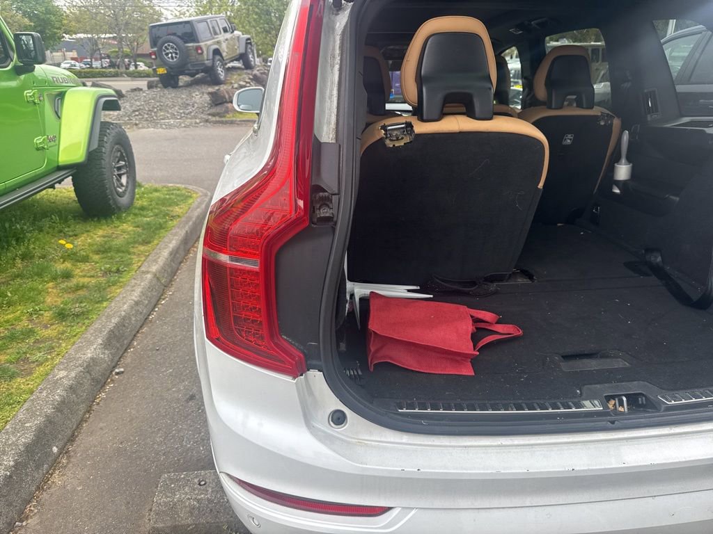 Used 2017 Volvo XC90 T6 Momentum AWD/4WD image 16