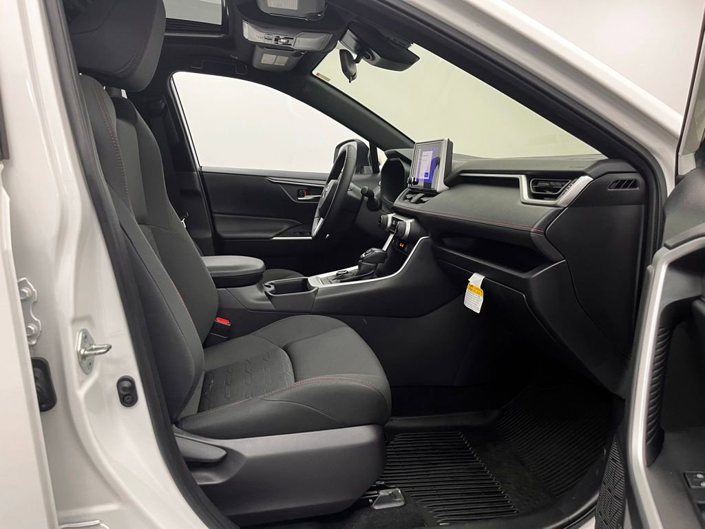 Used 2023 Toyota RAV4 SE w/ Weather & Moonroof Package image 29