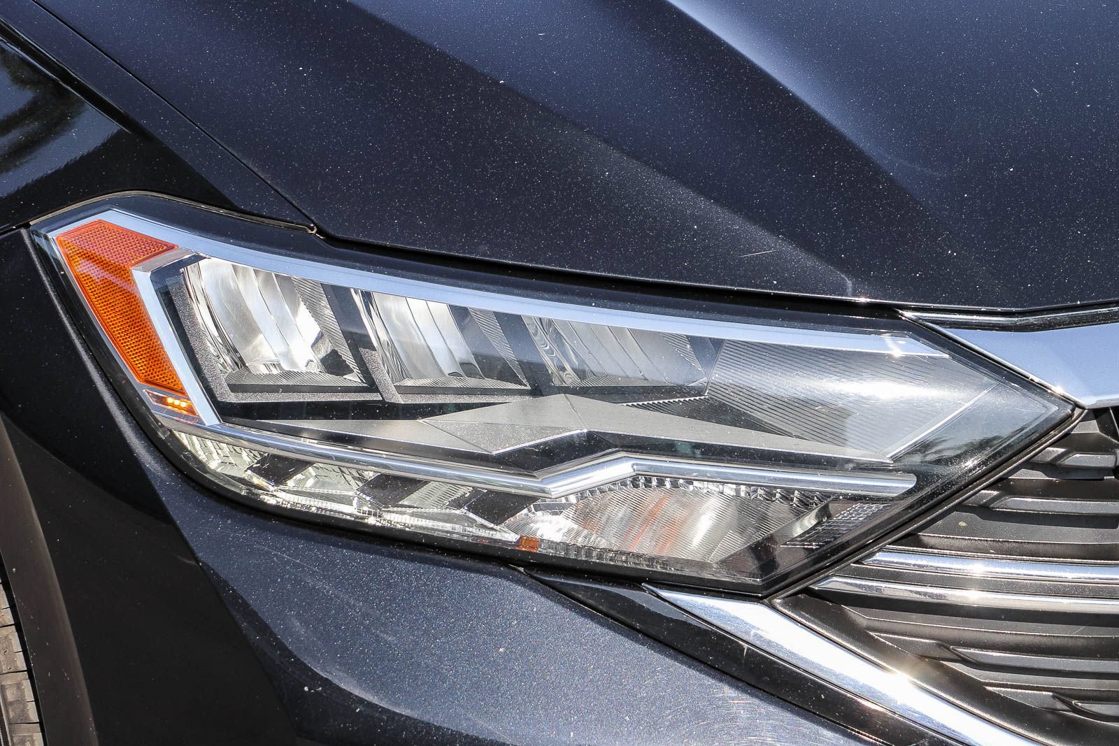 Used 2024 Volkswagen Jetta SE FWD image 4
