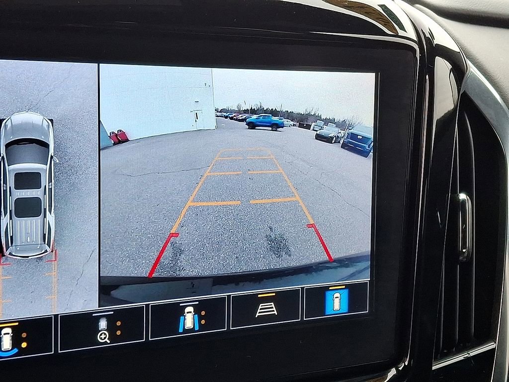 Used 2023 Chevrolet Traverse RS image 4