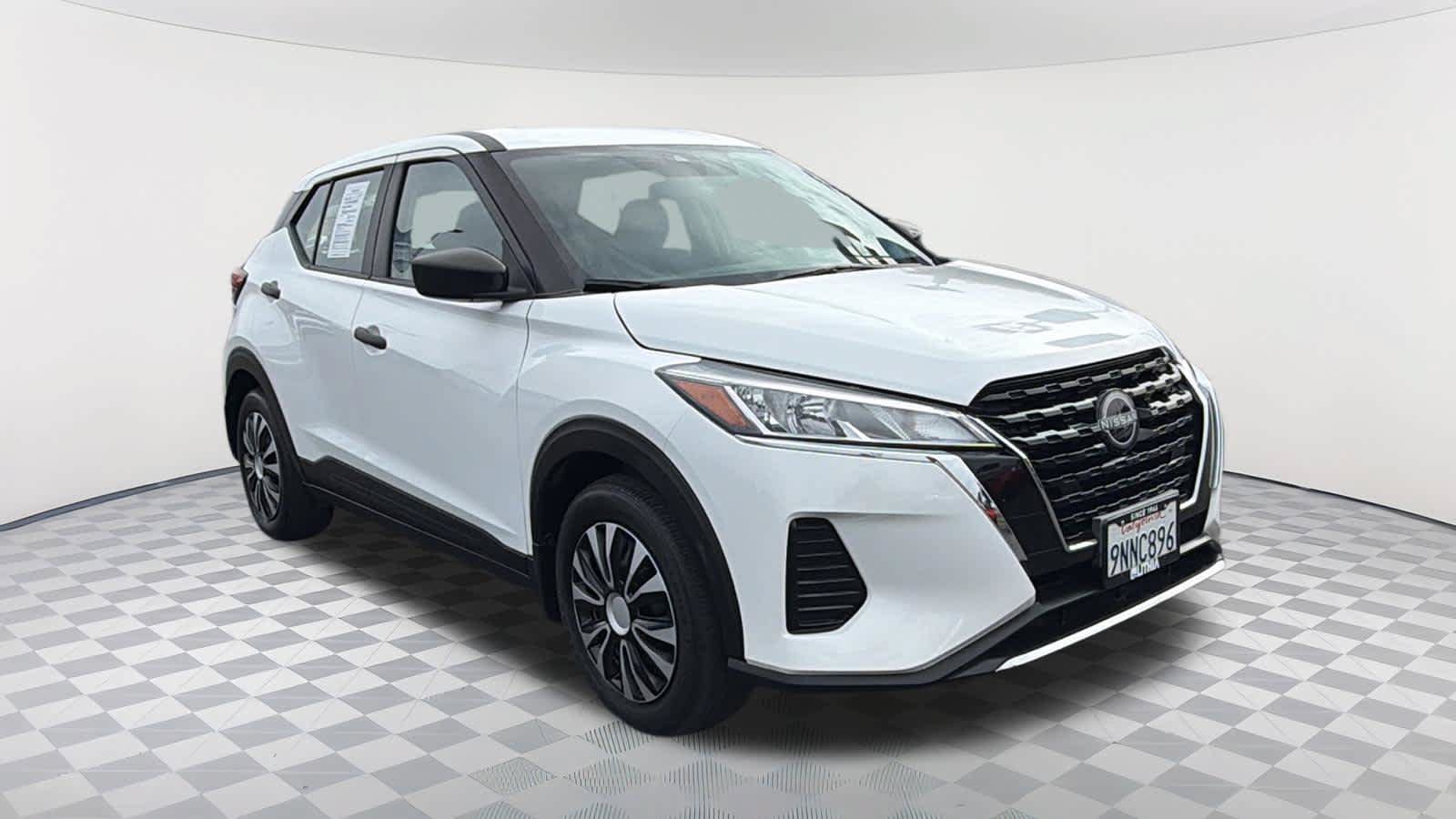 Used 2024 Nissan Kicks S FWD image 3