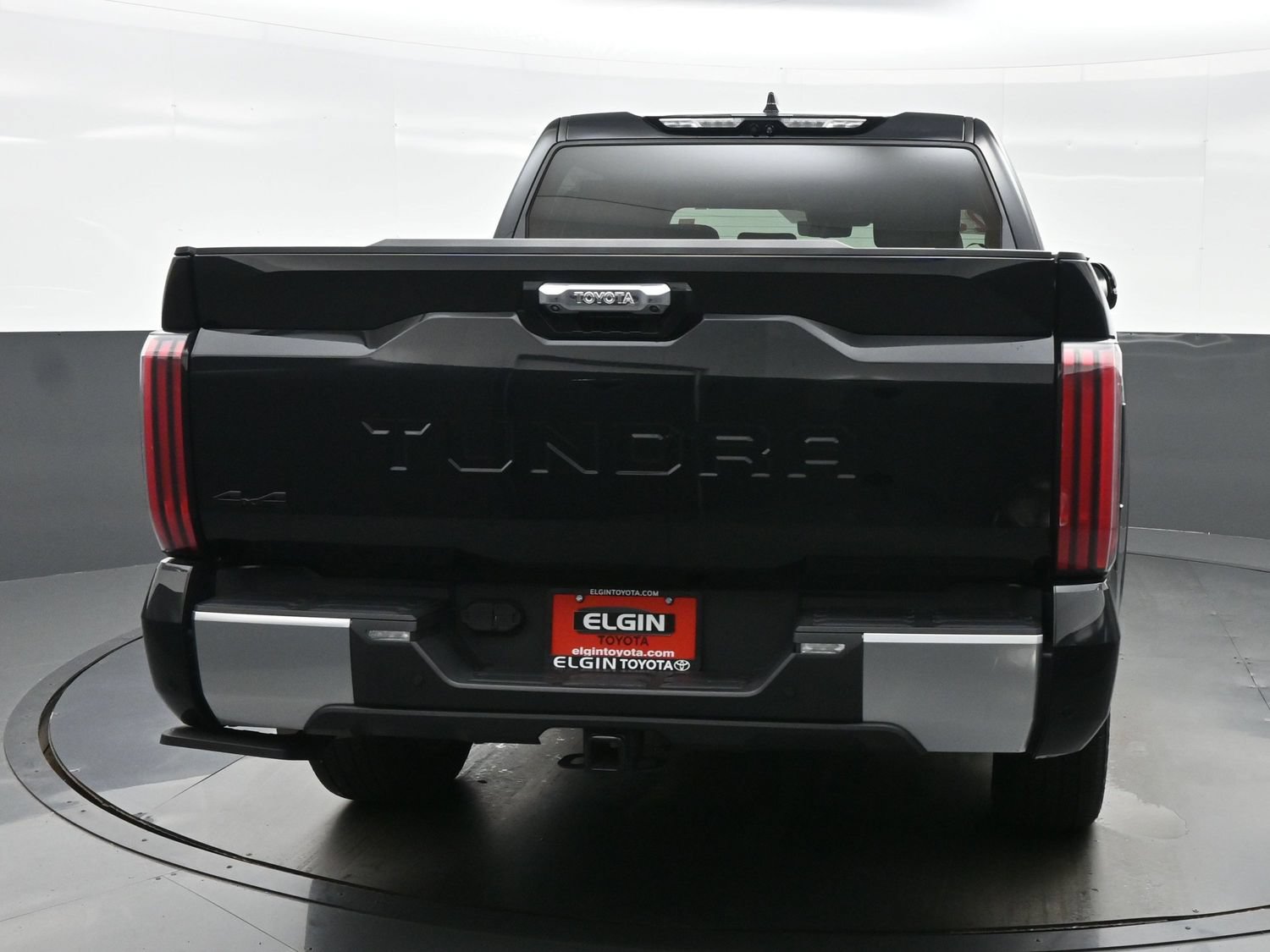 Used 2023 Toyota Tundra Limited AWD/4WD image 5
