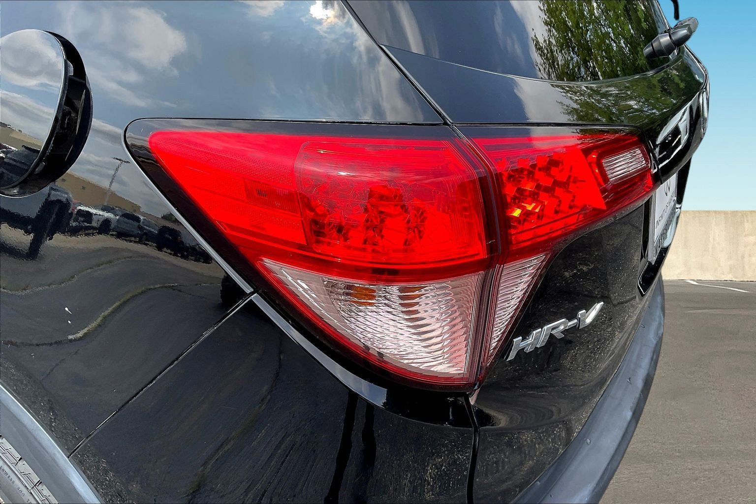 Used 2016 Honda HR-V EX image 22