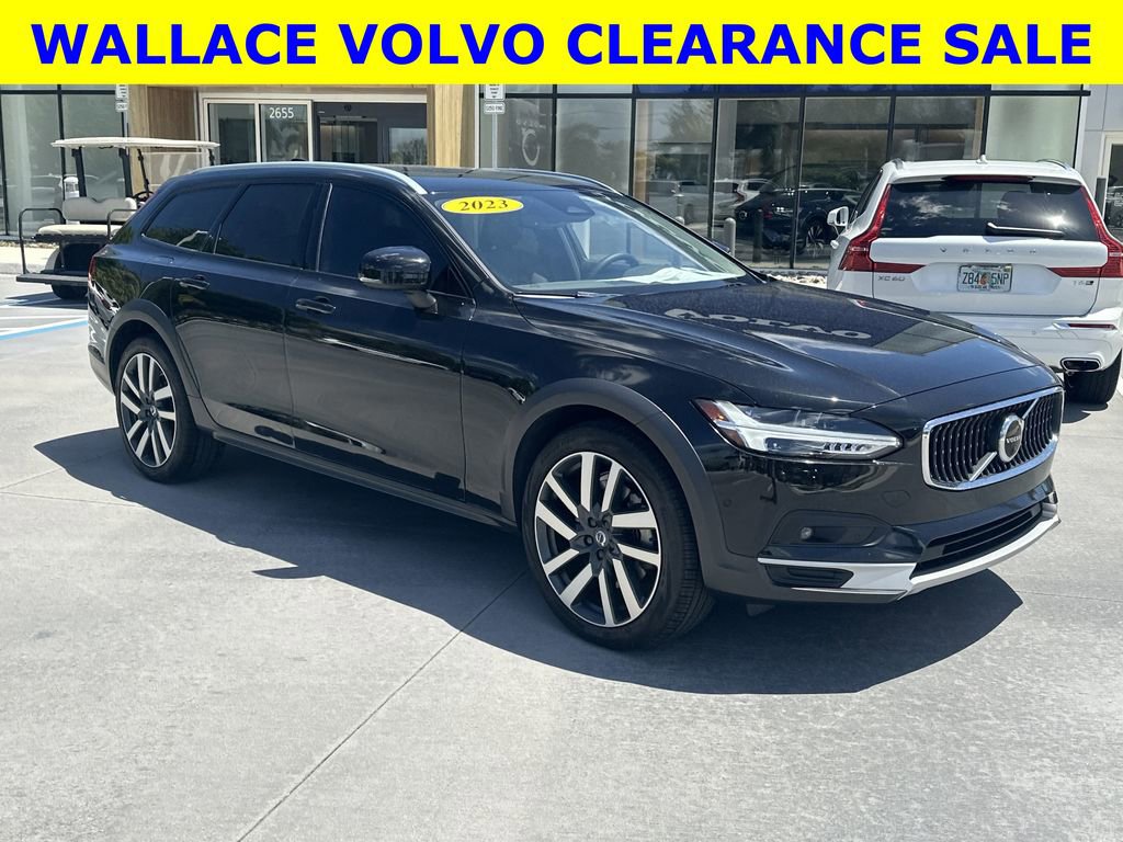 Used 2023 Volvo V90 B6 Cross Country Plus w/ Climate Package AWD/4WD image 4