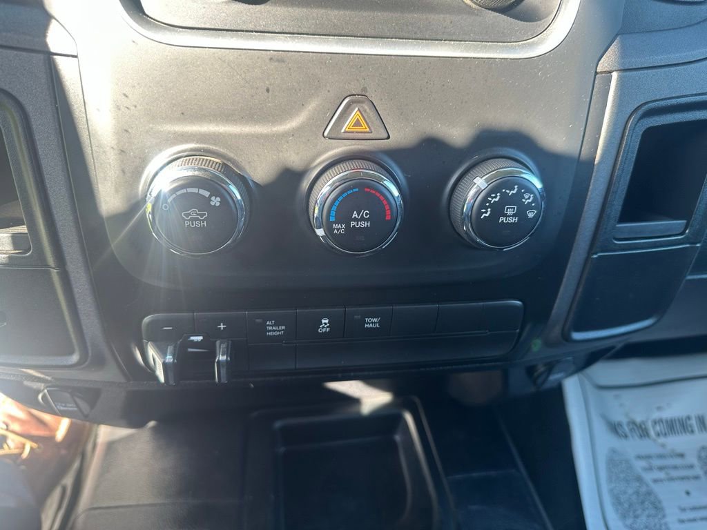 Used 2018 RAM 3500 Tradesman w/ Chrome Appearance Group AWD/4WD image 14