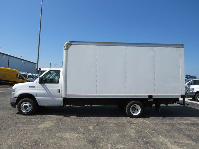 Used 2022 Ford E-450 and Econoline 450 Super Duty w/ Power Windows & Locks Group RWD image 6