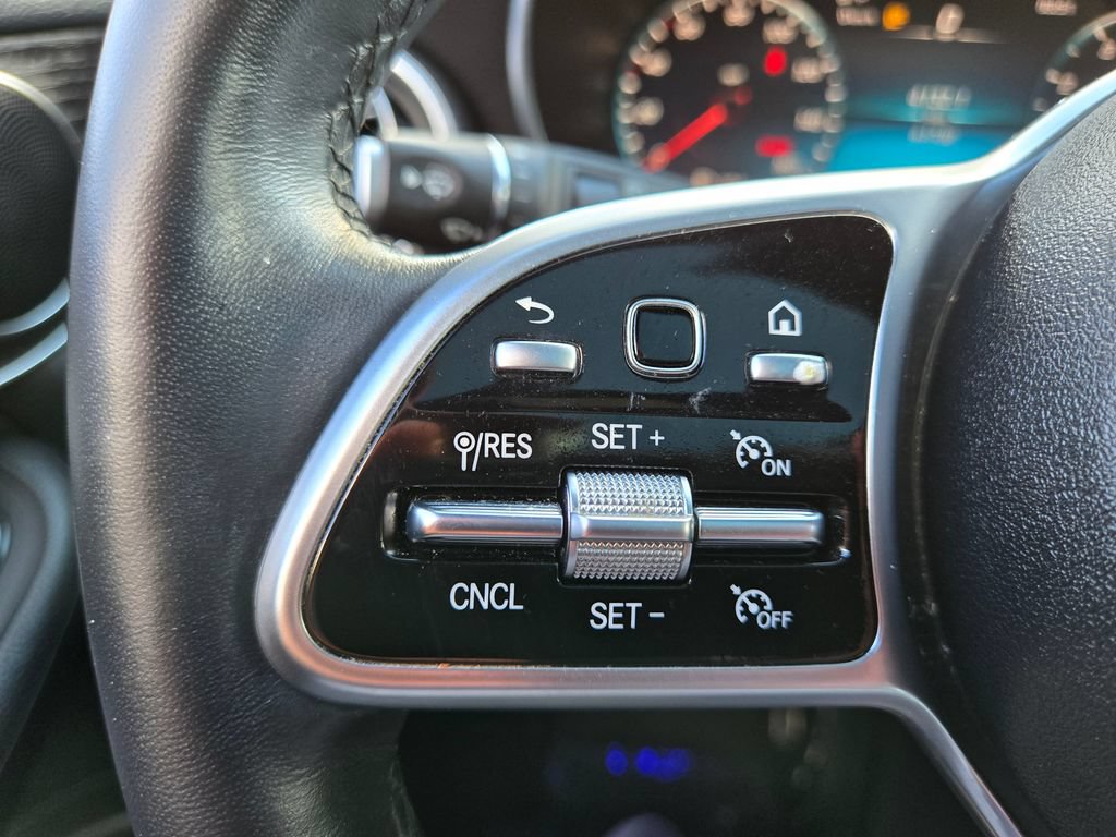 Used 2021 Mercedes-Benz GLC 300 4MATIC image 20