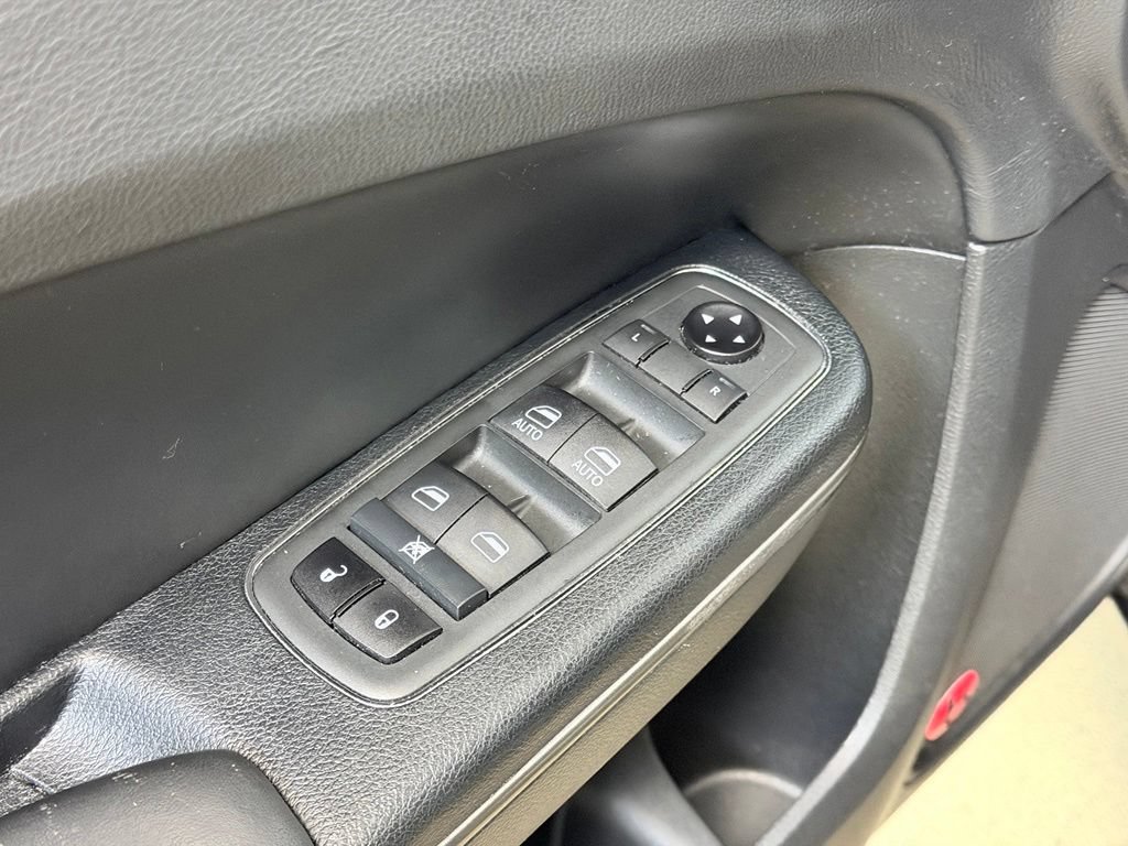 Used 2014 Chrysler 300 C AWD/4WD image 10