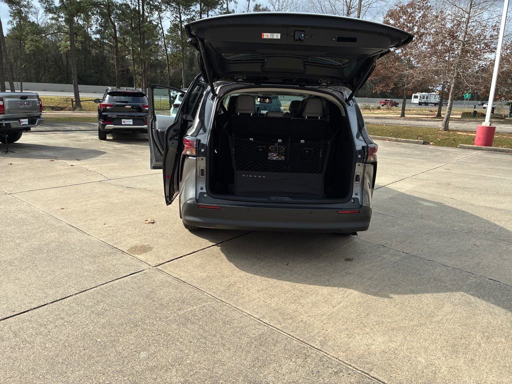 New 2026 Toyota Sienna XLE image 37