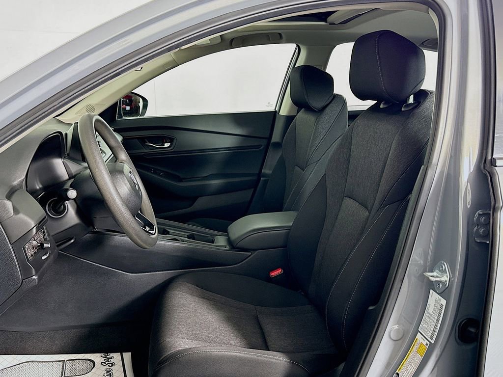 Certified 2025 Honda Accord SE image 10