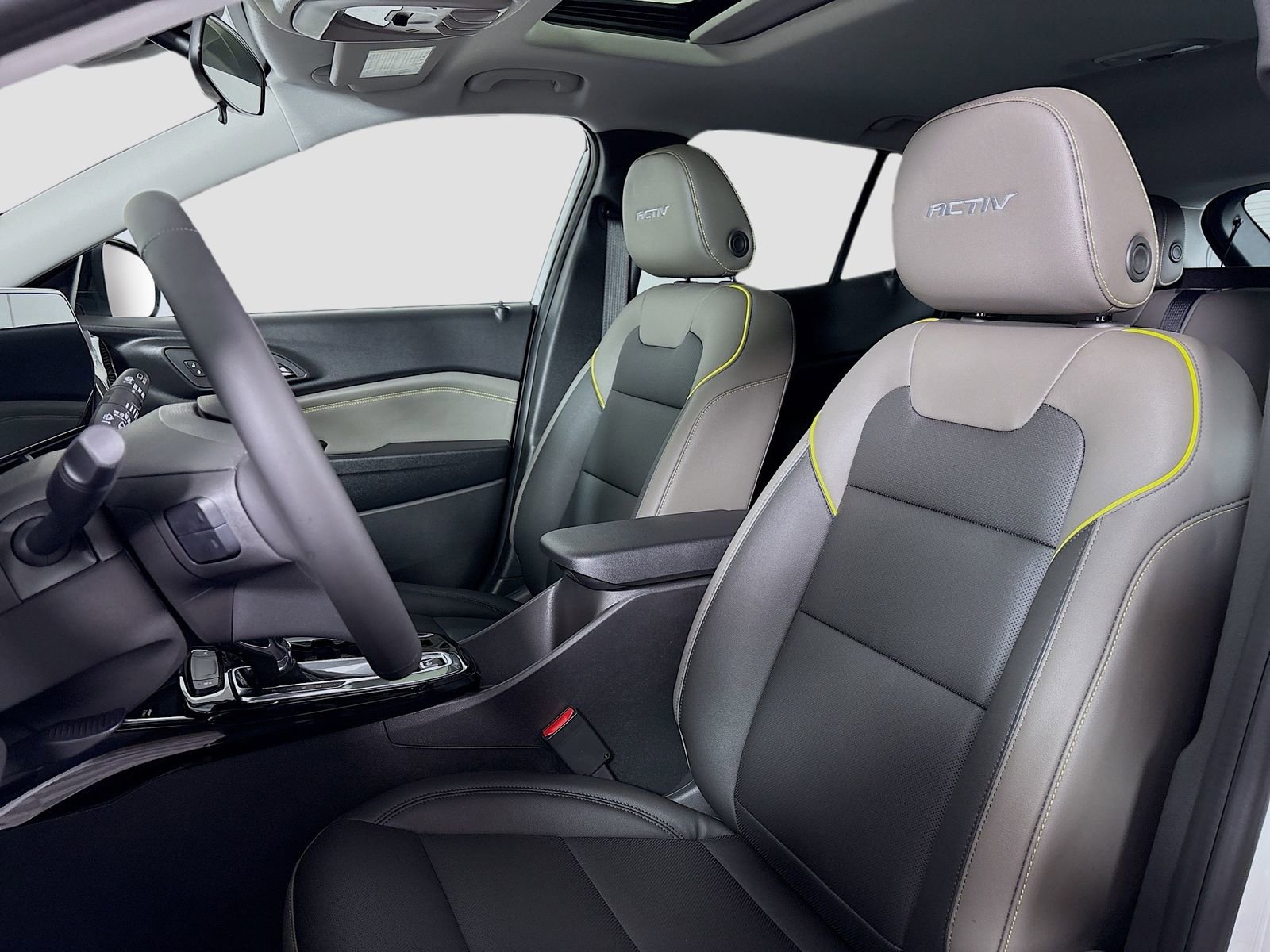 New 2026 Chevrolet Trax ACTIV w/ Sunroof Package FWD image 25