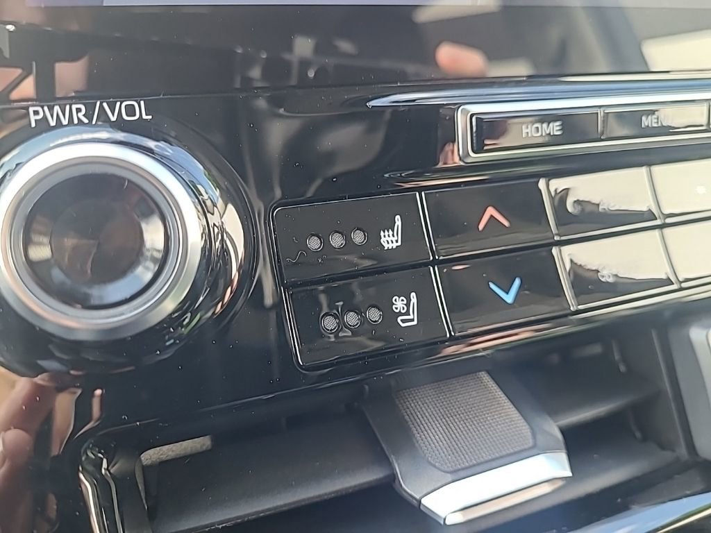 Used 2020 Toyota Highlander Limited AWD/4WD image 29