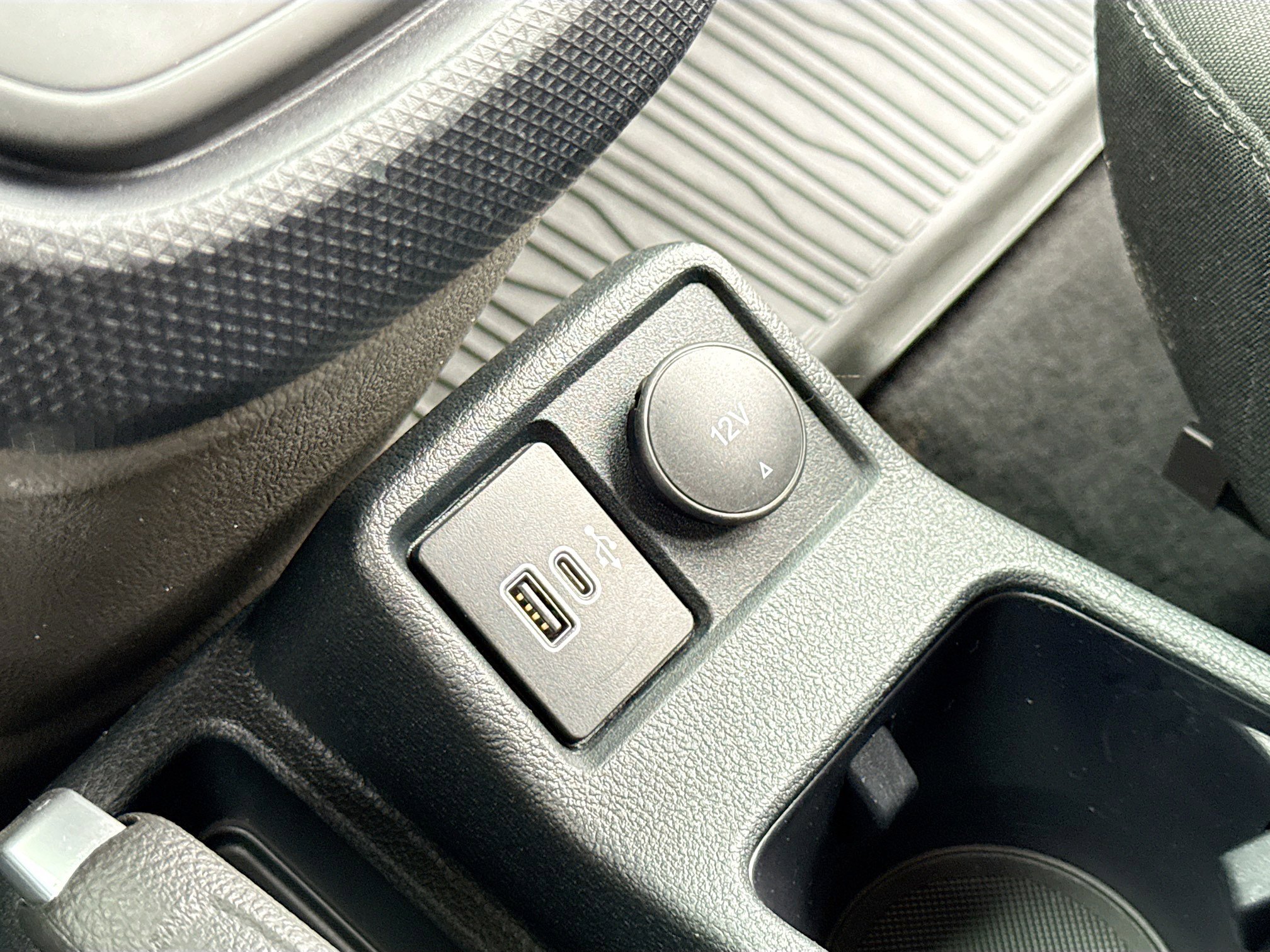 Used 2023 Ford Transit Connect XLT image 13