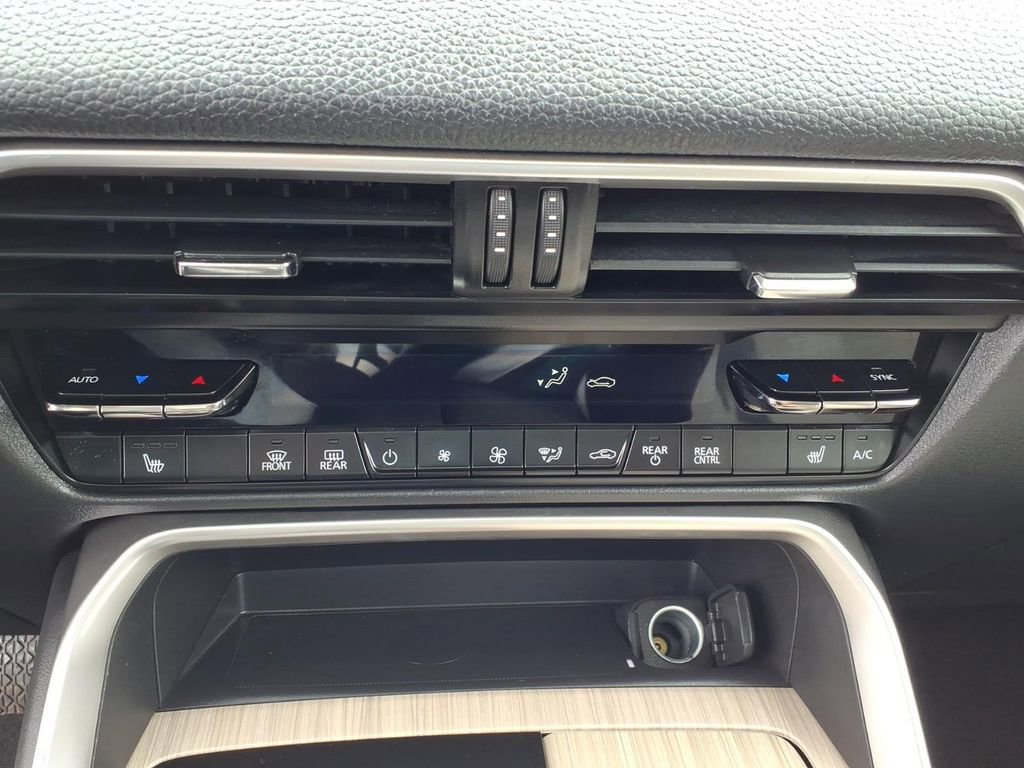 Used 2024 MAZDA CX-90 Plug-In Hybrid w/ Premium Pkg image 8