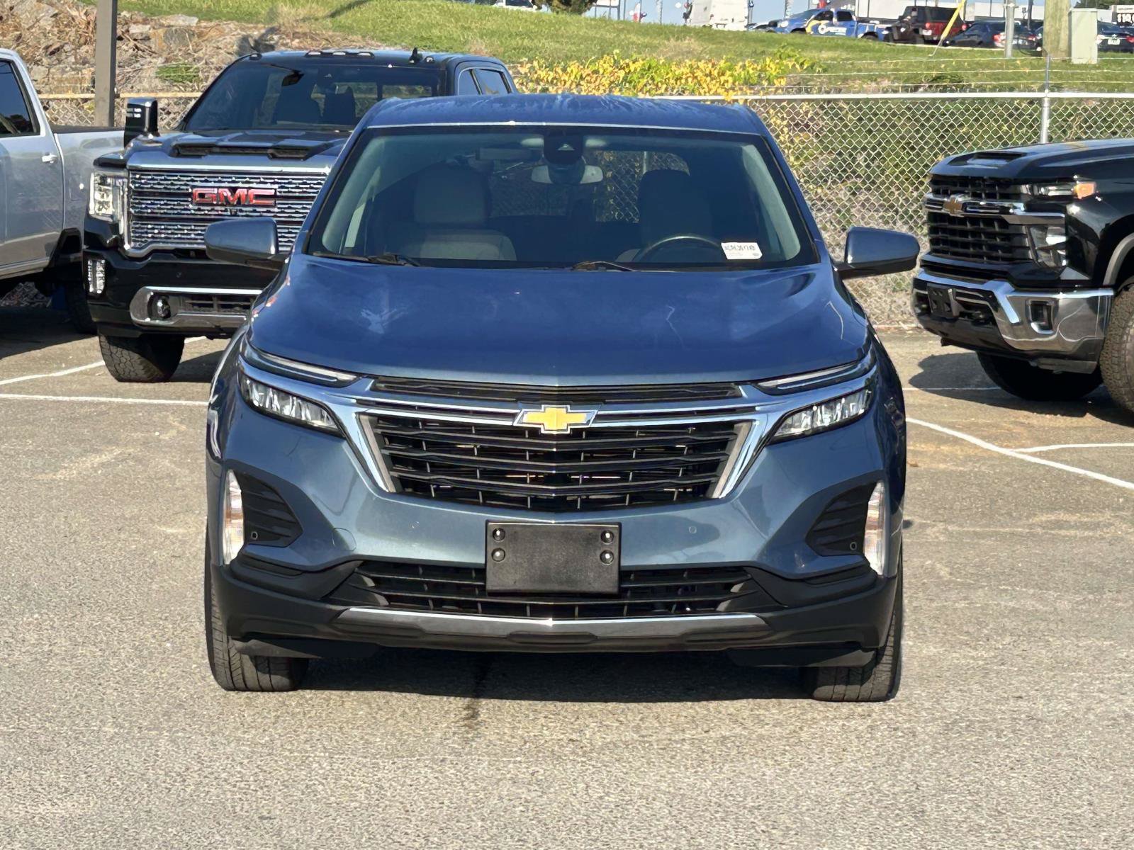 Used 2024 Chevrolet Equinox LT AWD/4WD image 2