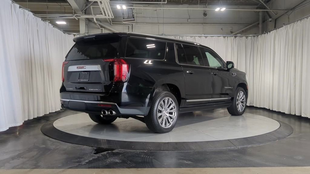 Used 2023 GMC Yukon XL Denali AWD/4WD image 8