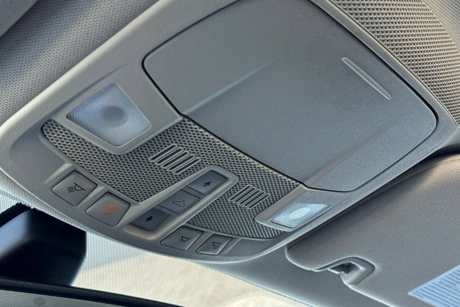 Used 2020 Ford Fusion SE FWD image 24