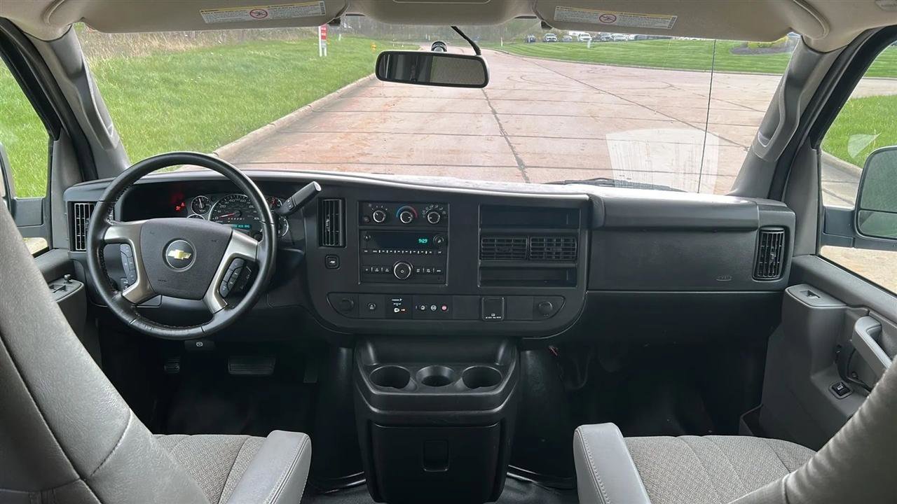 Used 2018 Chevrolet Express 3500 LT w/ LT Preferred Equipment Group RWD image 27