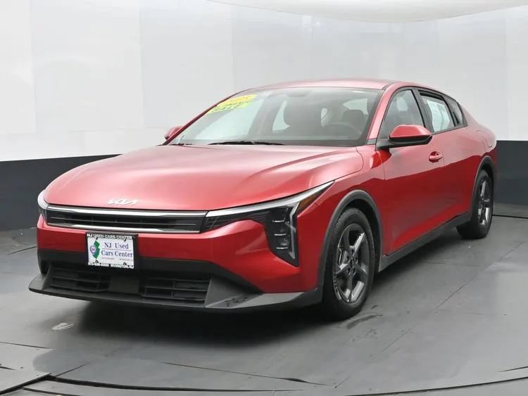 Used 2025 Kia K4 FWD image 1