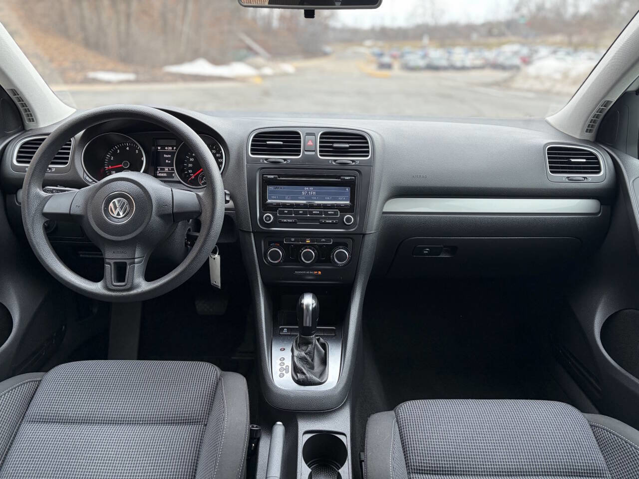 Used 2013 Volkswagen Golf 4-Door image 20