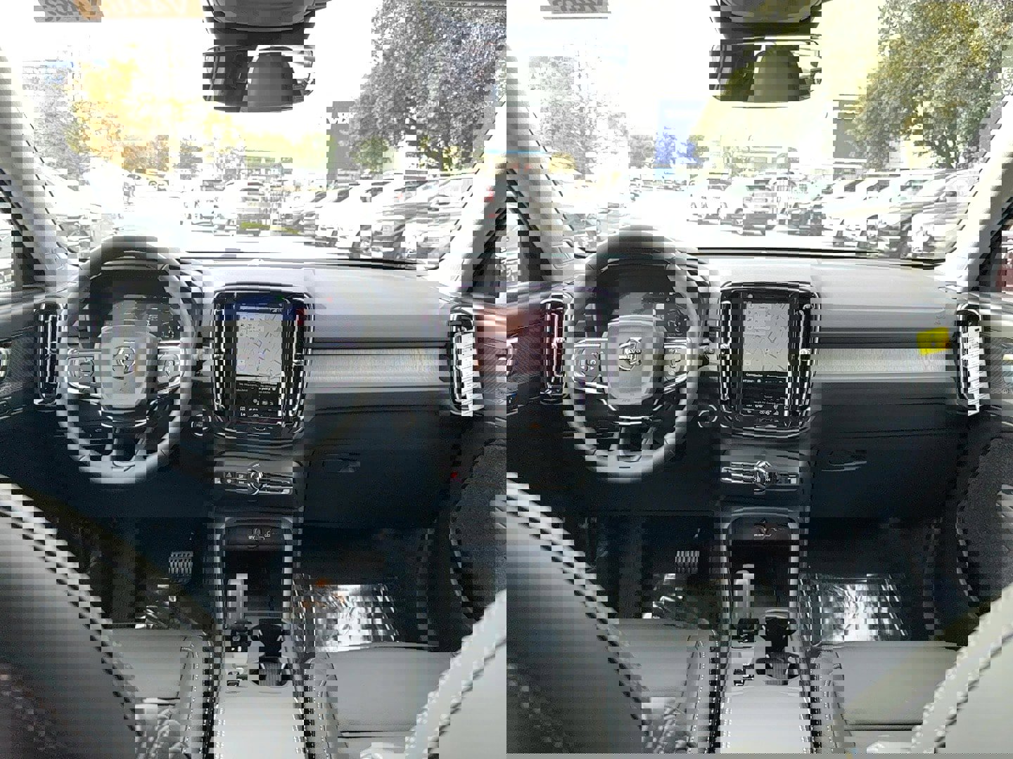 New 2026 Volvo XC40 B5 Core image 17