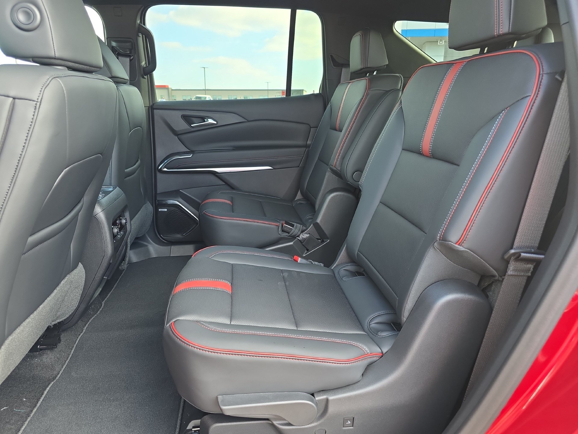 New 2027 Chevrolet Traverse RS FWD image 9
