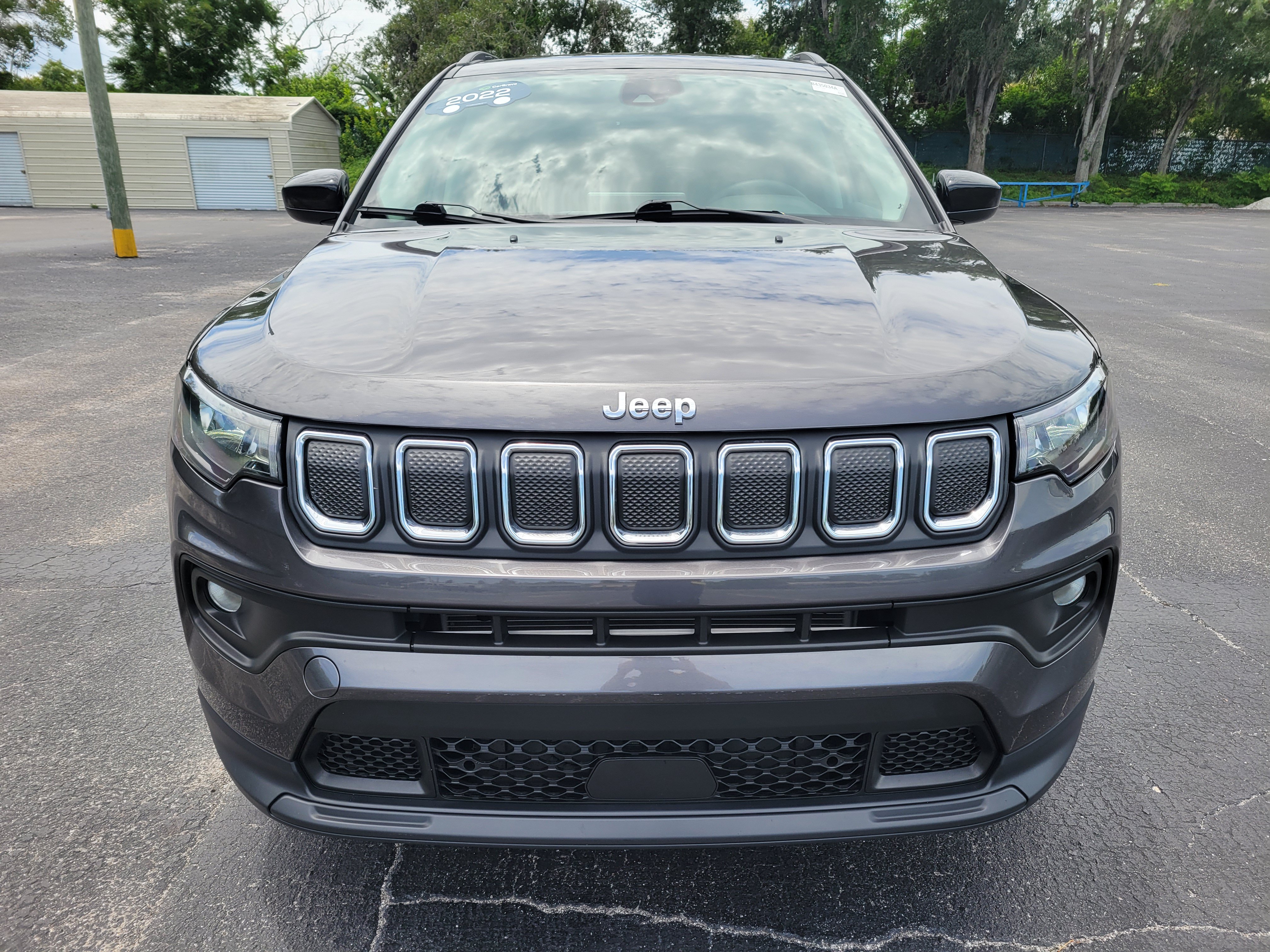 Used 2022 Jeep Compass Latitude w/ Convenience Group AWD/4WD image 2
