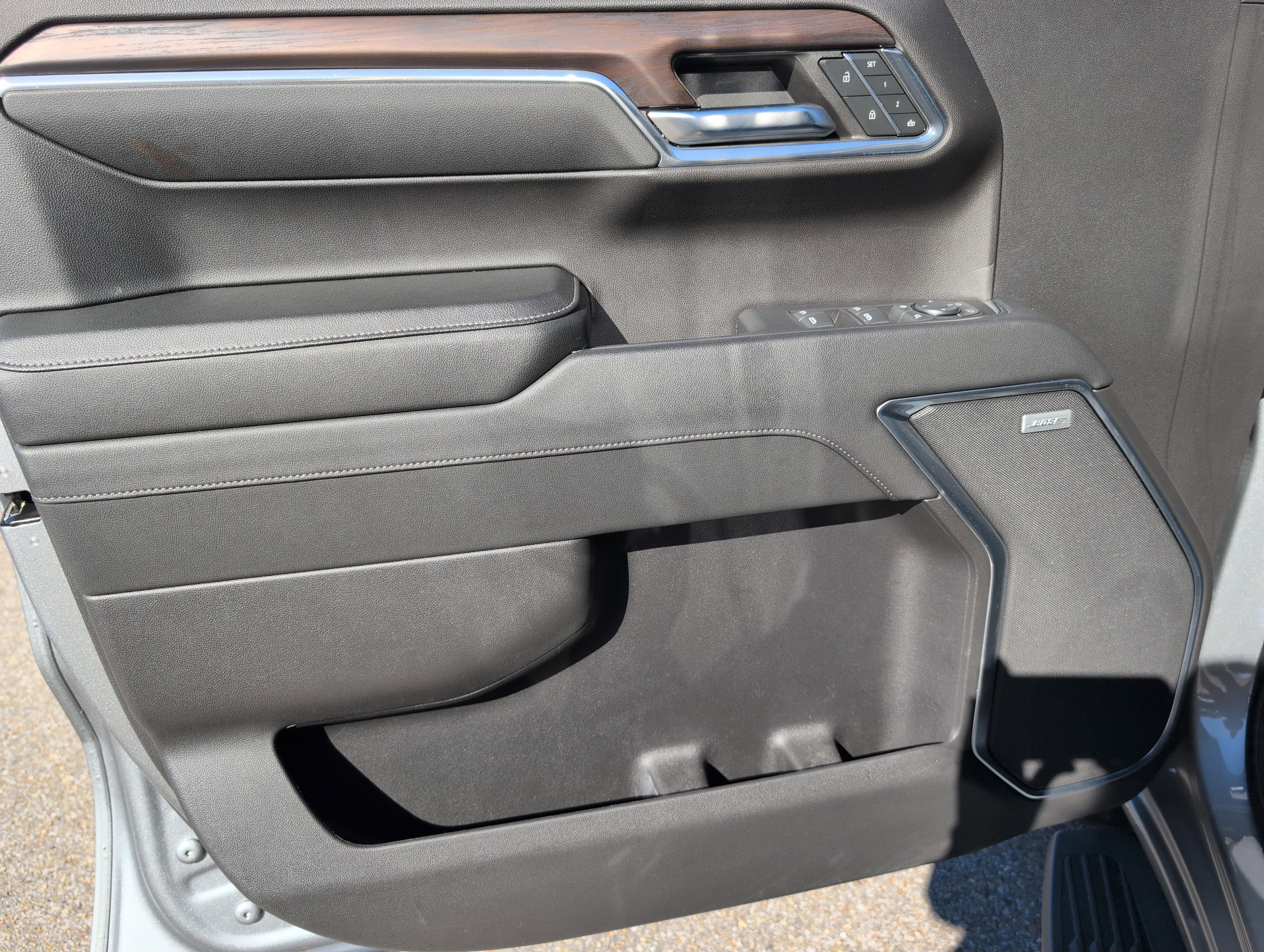 Used 2024 GMC Sierra 1500 SLT w/ SLT Premium Package image 15