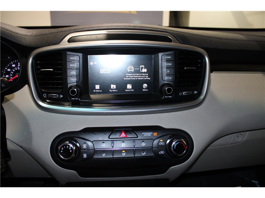 Used 2020 Kia Sorento LX image 32