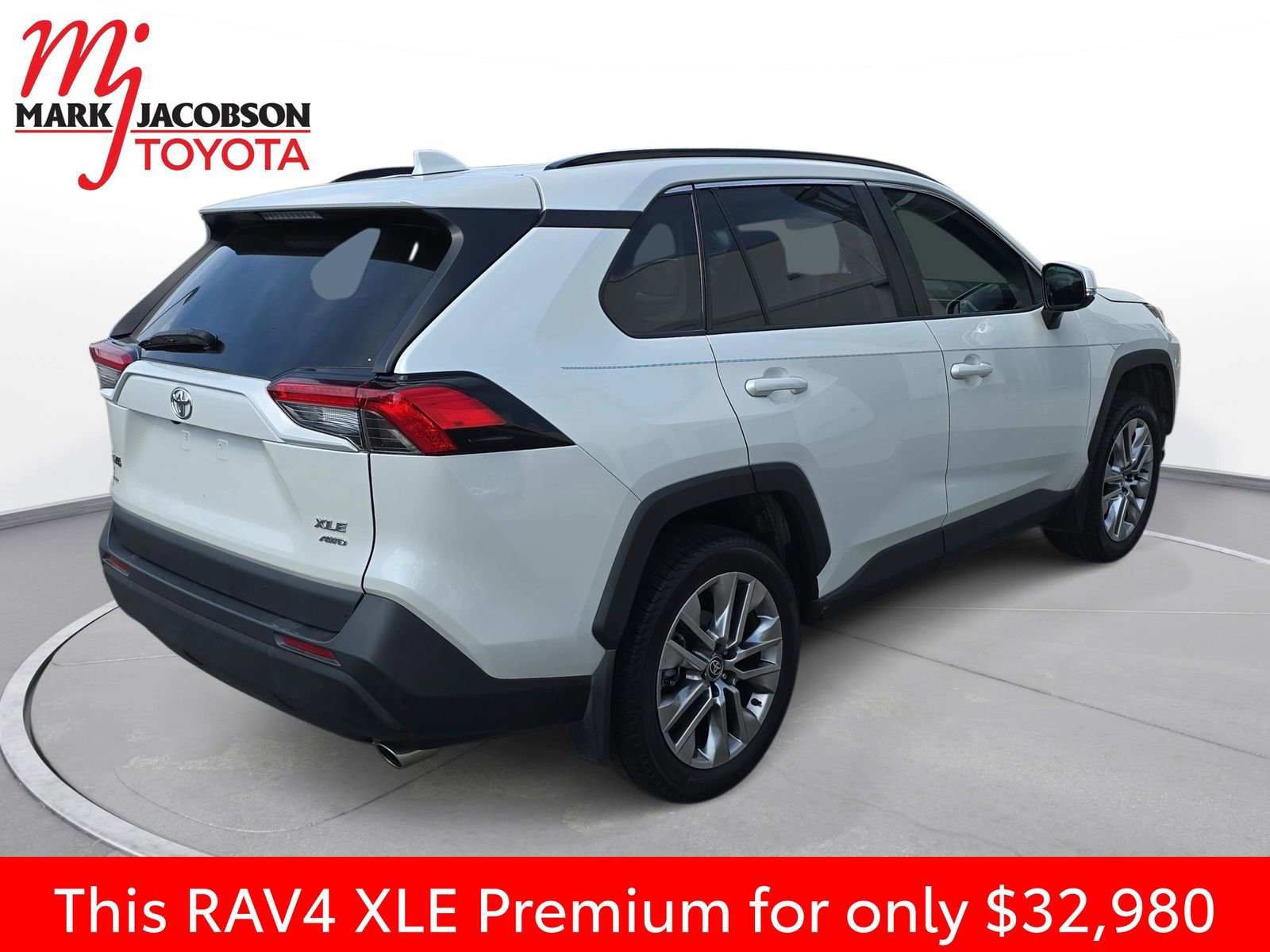 Used 2024 Toyota RAV4 XLE Premium w/ Weather Package image 9