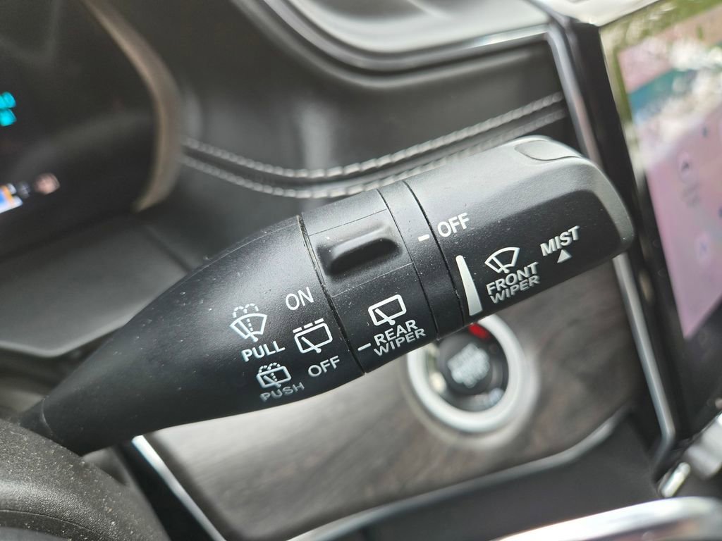 Used 2022 Jeep Grand Cherokee Overland w/ Advanced Protech Group III image 30